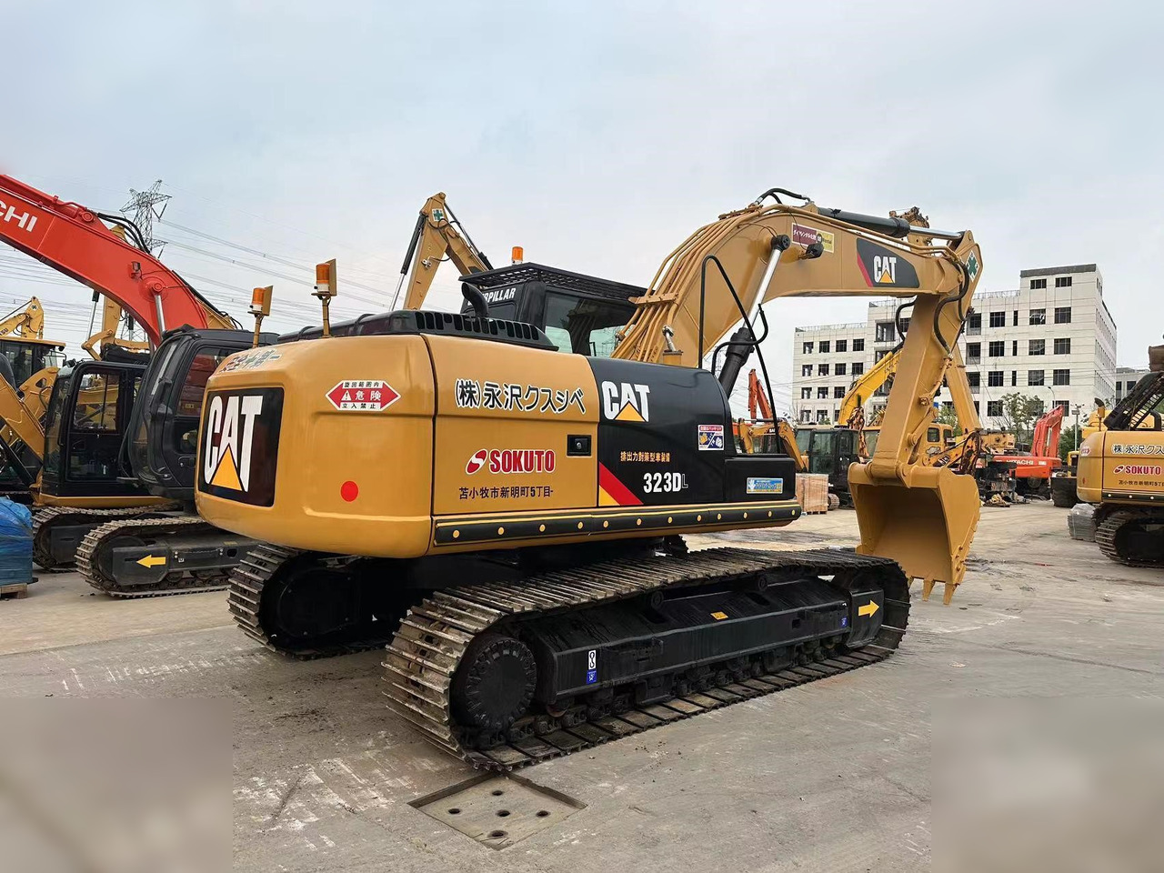 CATERPILLAR 323DL - حفارات زحافة: صور 4 CATERPILLAR 323DL - حفارات زحافة: صور 4