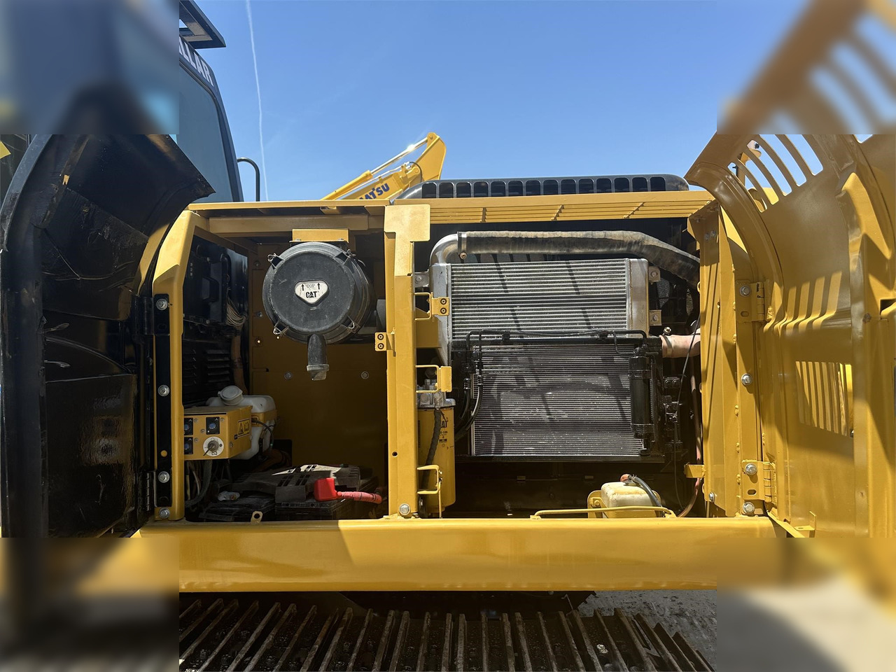 CATERPILLAR 323DL - حفارات زحافة: صور 4 CATERPILLAR 323DL - حفارات زحافة: صور 4