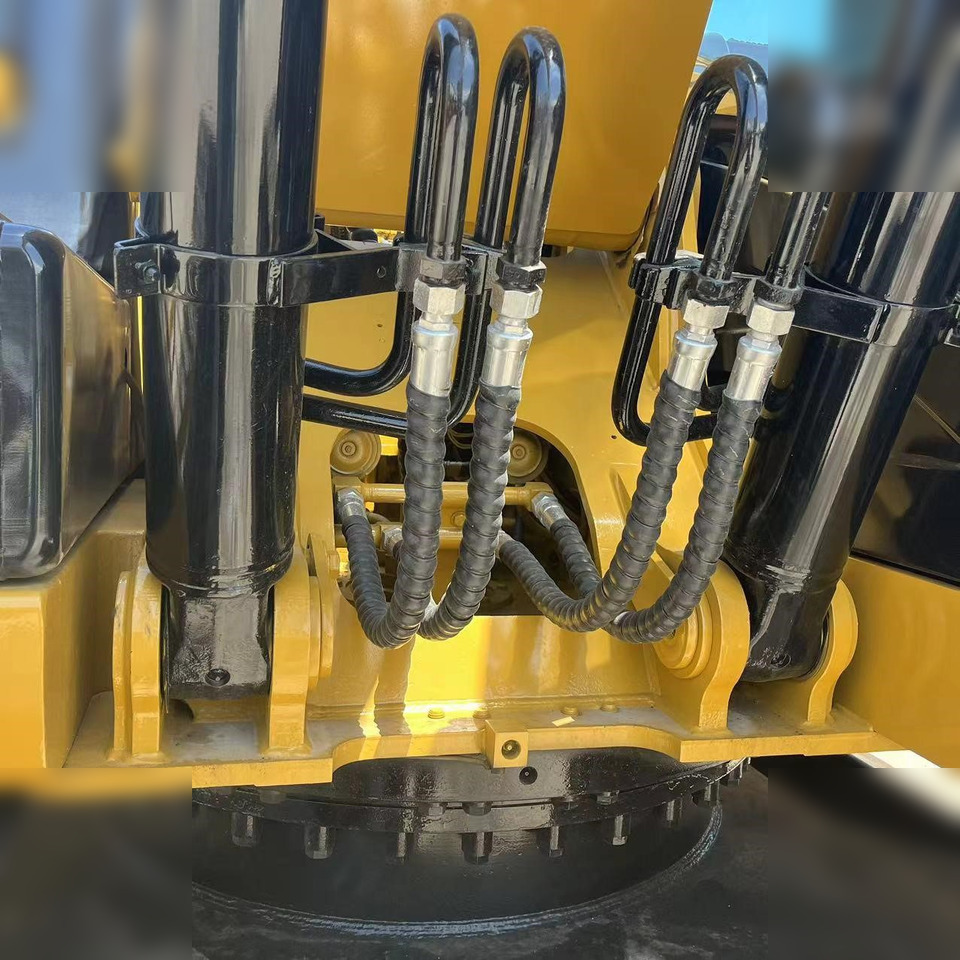 CATERPILLAR 323DL - حفارات زحافة: صور 4 CATERPILLAR 323DL - حفارات زحافة: صور 4