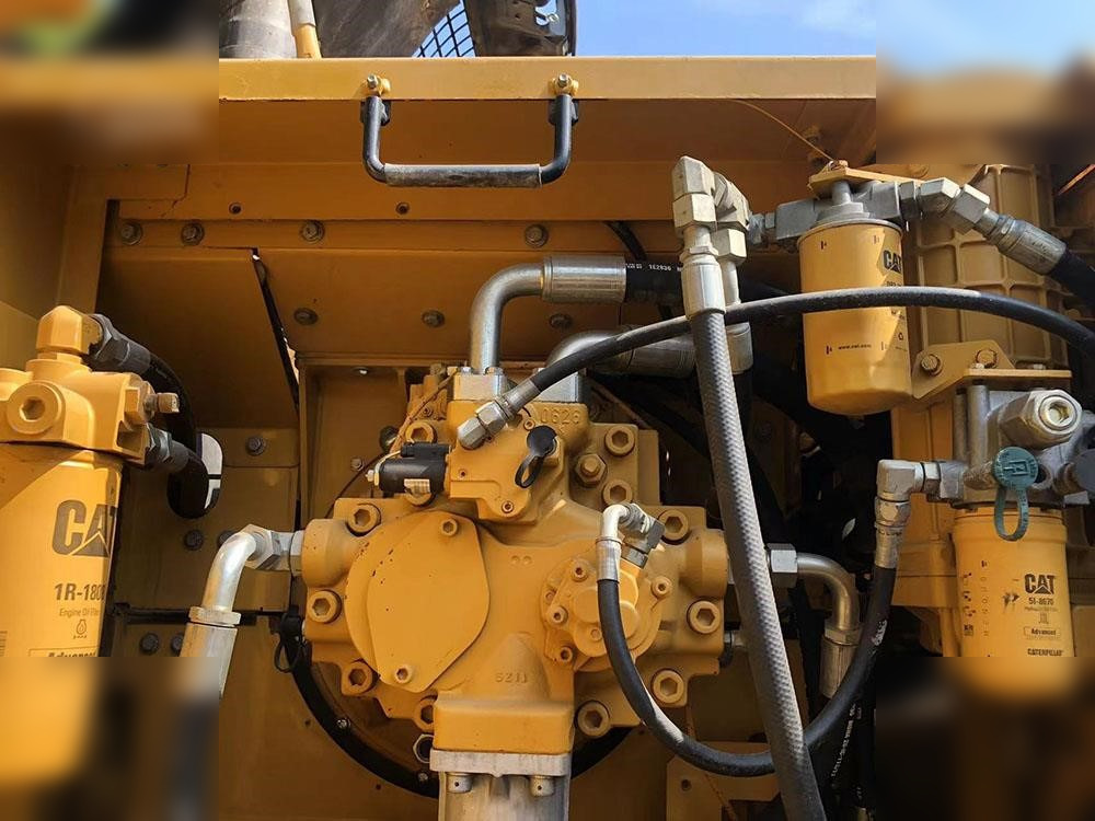 حفارات زحافة CATERPILLAR 340D2L: صور 6