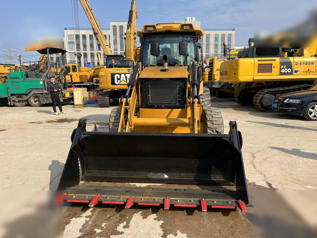 CATERPILLAR 420F - حفار متعدد الاستخدام: صور 3 CATERPILLAR 420F - حفار متعدد الاستخدام: صور 3