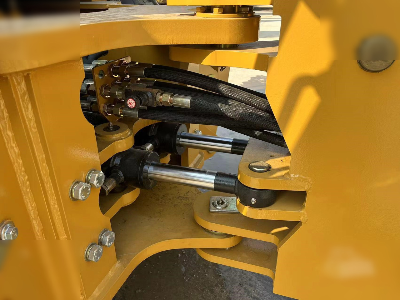 CATERPILLAR 420F - حفار متعدد الاستخدام: صور 5 CATERPILLAR 420F - حفار متعدد الاستخدام: صور 5