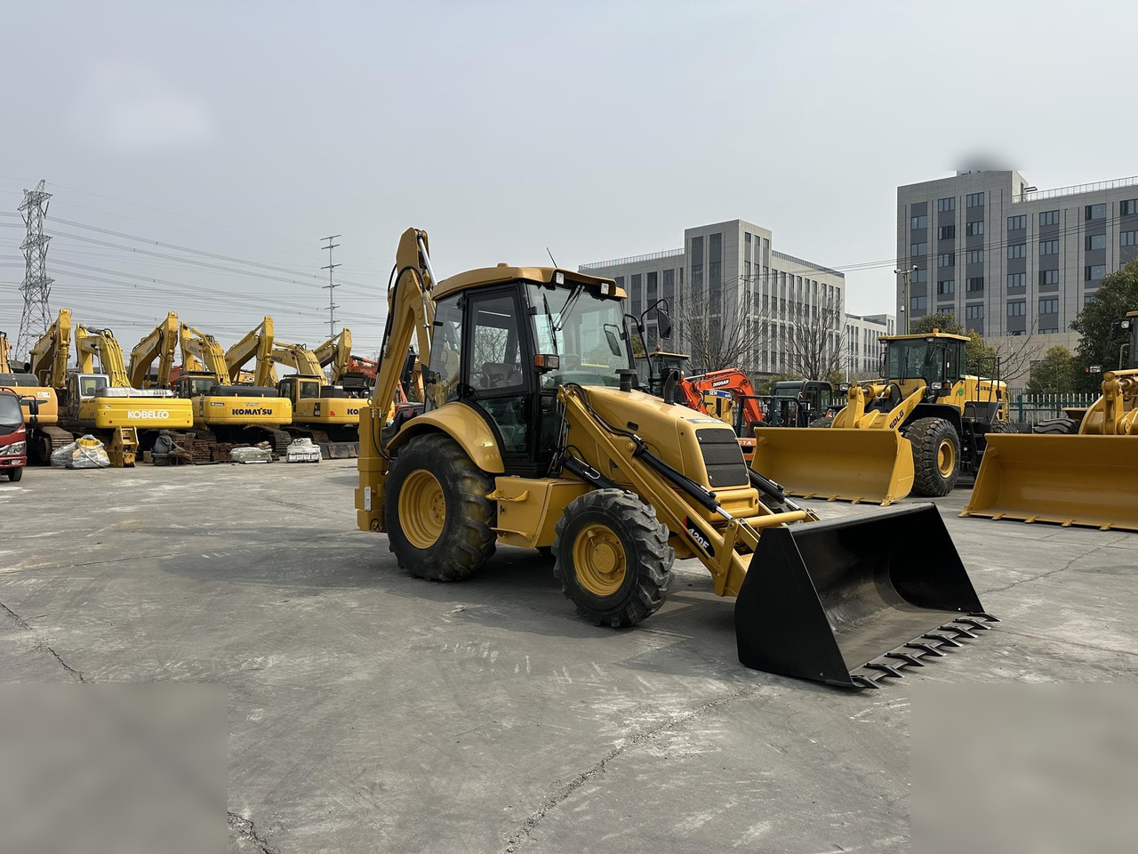 CATERPILLAR 420F - حفار متعدد الاستخدام: صور 3 CATERPILLAR 420F - حفار متعدد الاستخدام: صور 3