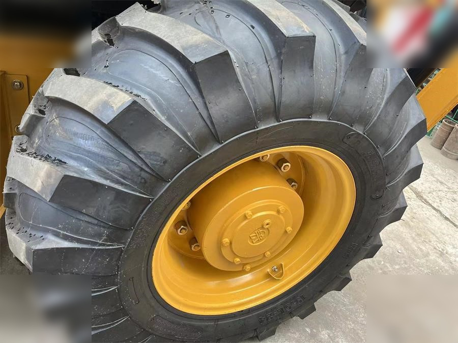 CATERPILLAR 430F - حفار متعدد الاستخدام: صور 5 CATERPILLAR 430F - حفار متعدد الاستخدام: صور 5
