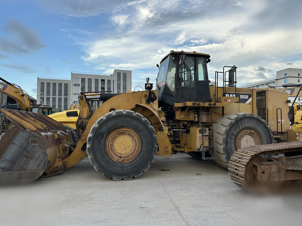 CATERPILLAR 986H - اللودر بعجل: صور 2 CATERPILLAR 986H - اللودر بعجل: صور 2