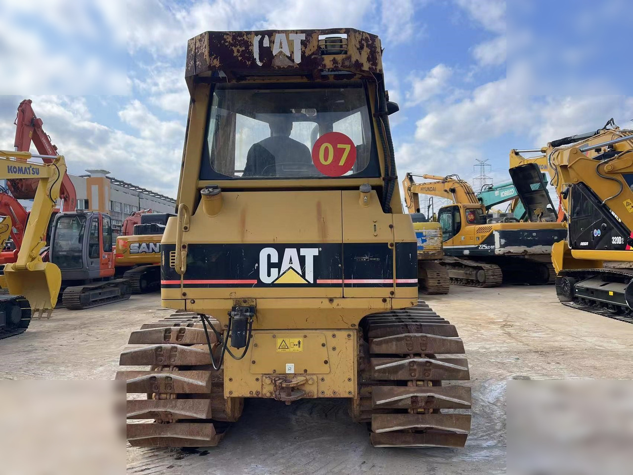 CATERPILLAR D3G - بلدوزر: صور 4 CATERPILLAR D3G - بلدوزر: صور 4