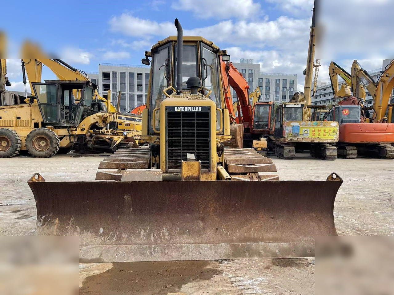 CATERPILLAR D3G - بلدوزر: صور 3 CATERPILLAR D3G - بلدوزر: صور 3