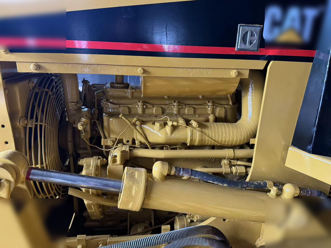 CATERPILLAR D4C - بلدوزر: صور 4 CATERPILLAR D4C - بلدوزر: صور 4