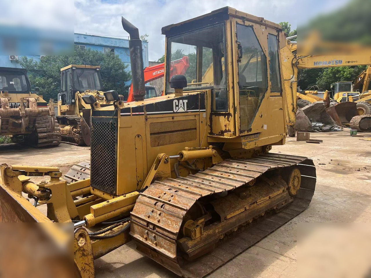 CATERPILLAR D5C - بلدوزر: صور 3 CATERPILLAR D5C - بلدوزر: صور 3