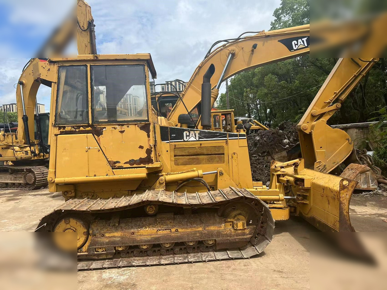 CATERPILLAR D5C - بلدوزر: صور 1 CATERPILLAR D5C - بلدوزر: صور 1
