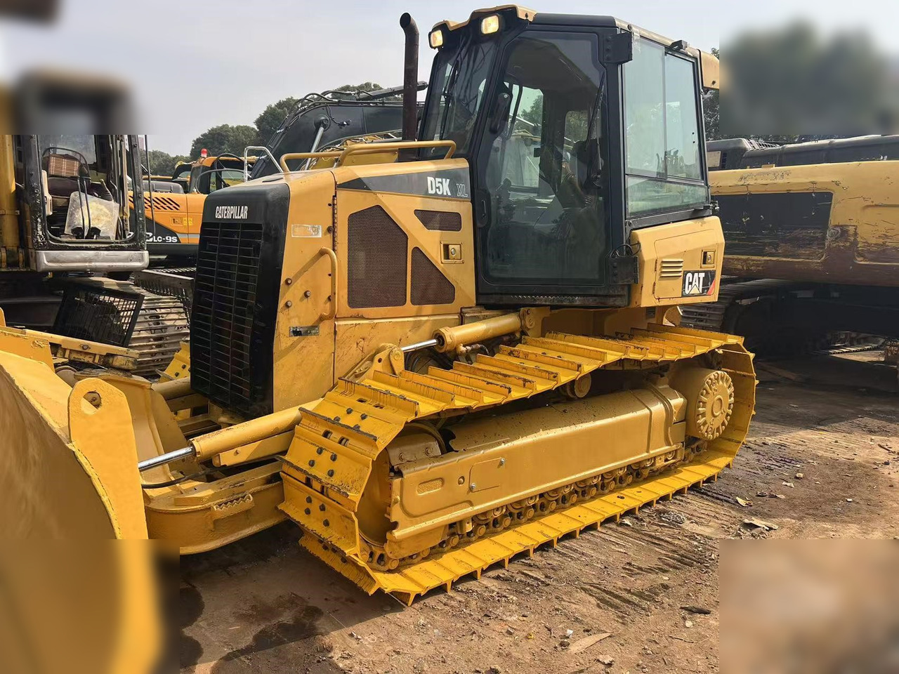 CATERPILLAR D5K XL - بلدوزر: صور 4 CATERPILLAR D5K XL - بلدوزر: صور 4