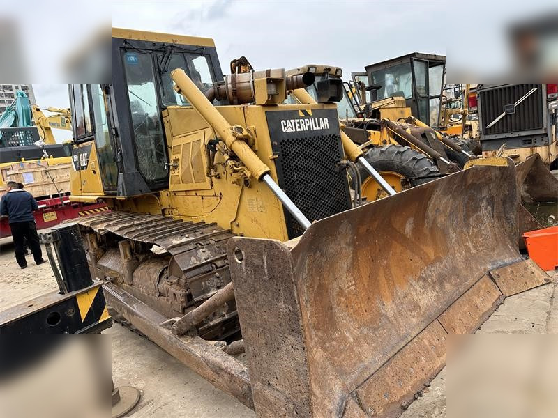 CATERPILLAR D6G2 XL - بلدوزر: صور 1 CATERPILLAR D6G2 XL - بلدوزر: صور 1