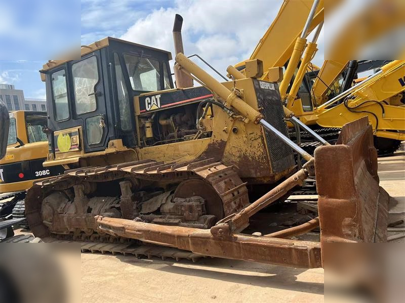 CATERPILLAR D6G - بلدوزر: صور 1 CATERPILLAR D6G - بلدوزر: صور 1