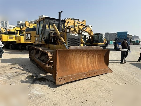CATERPILLAR D6G - بلدوزر: صور 4 CATERPILLAR D6G - بلدوزر: صور 4