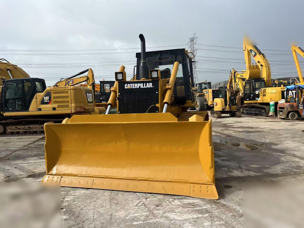 CATERPILLAR D6G - بلدوزر: صور 1 CATERPILLAR D6G - بلدوزر: صور 1