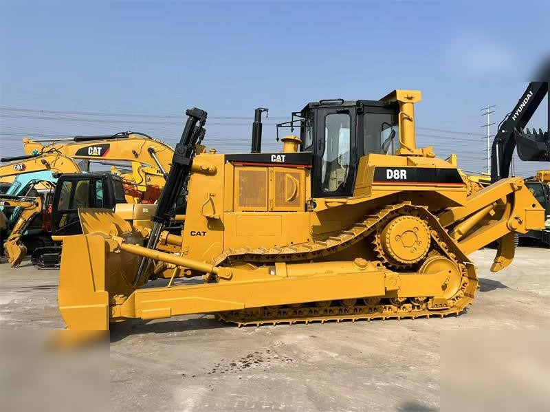 CATERPILLAR D8R - بلدوزر: صور 1 CATERPILLAR D8R - بلدوزر: صور 1