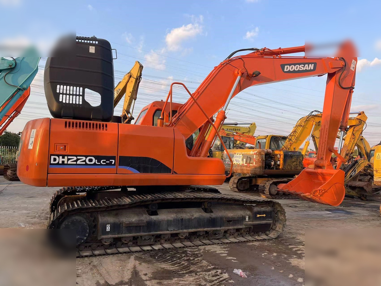 DOOSAN DH220 LC-7 - حفارات زحافة: صور 2 DOOSAN DH220 LC-7 - حفارات زحافة: صور 2