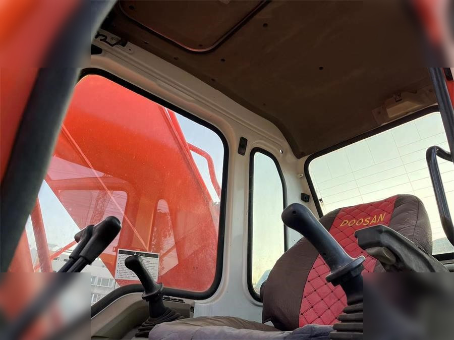 DOOSAN DH300 LC-7 - حفارات زحافة: صور 4 DOOSAN DH300 LC-7 - حفارات زحافة: صور 4