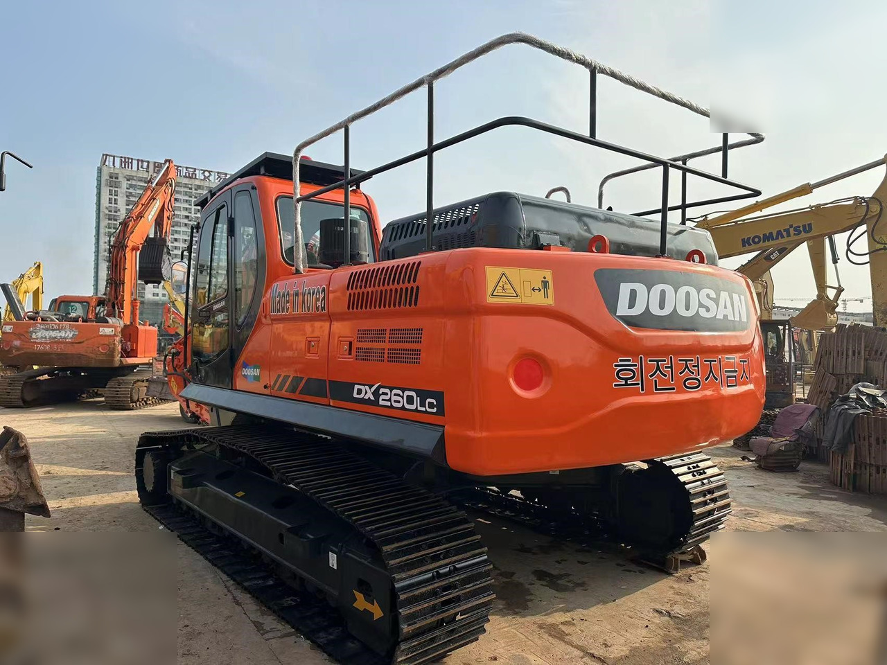 DOOSAN DX260 LC - حفارات زحافة: صور 3 DOOSAN DX260 LC - حفارات زحافة: صور 3