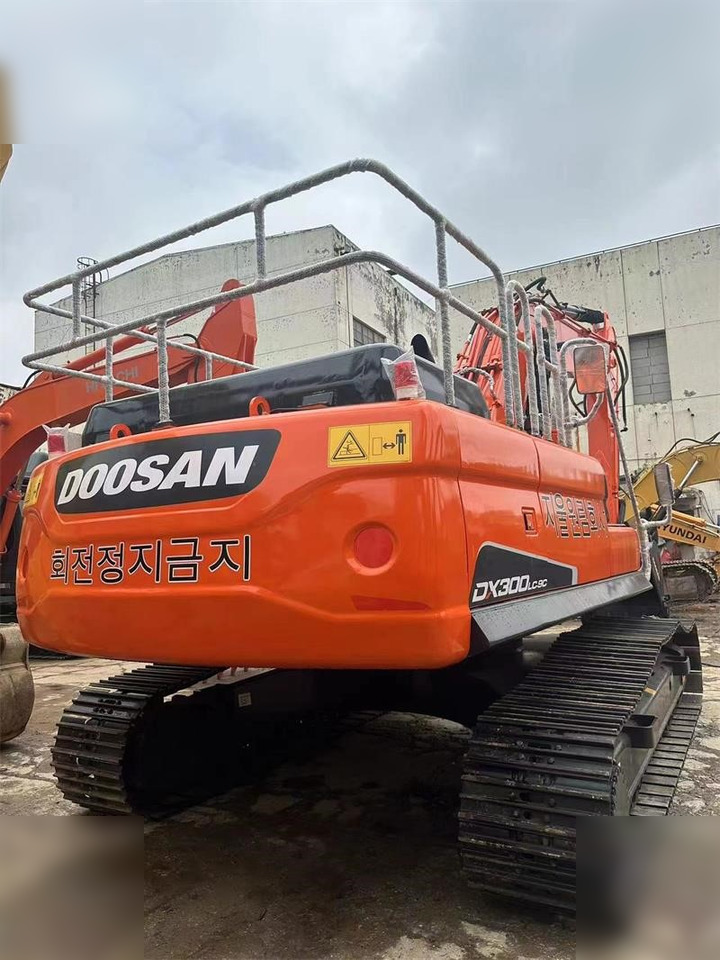 DOOSAN DX300 LC-9C - حفارات زحافة: صور 5 DOOSAN DX300 LC-9C - حفارات زحافة: صور 5