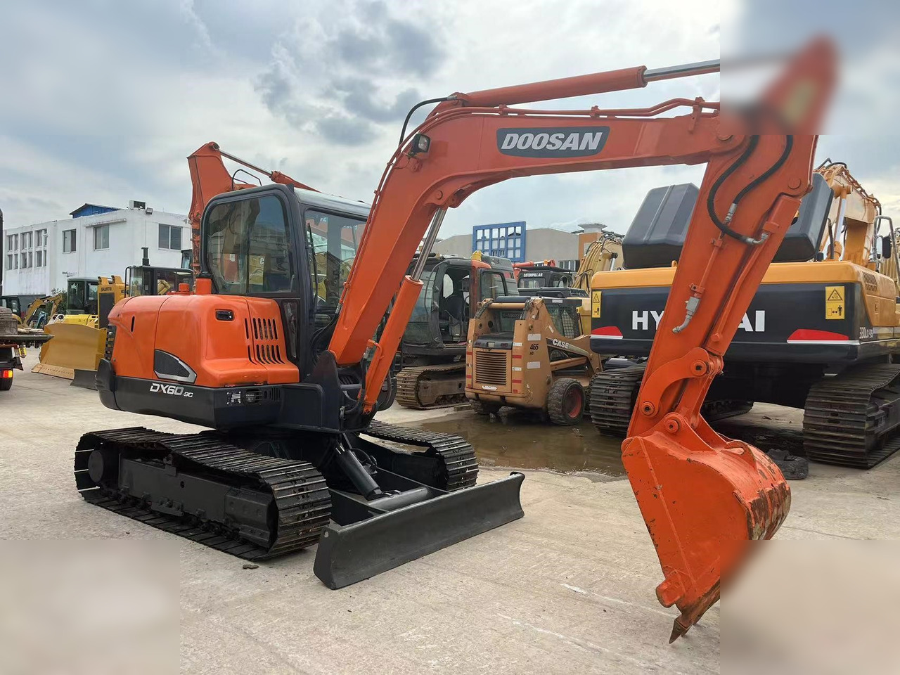 DOOSAN DX60-9C - حفارات زحافة: صور 1 DOOSAN DX60-9C - حفارات زحافة: صور 1