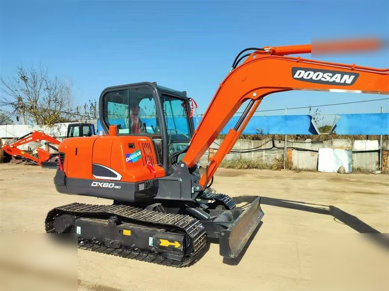 DOOSAN DX60-9C - حفارات زحافة: صور 3 DOOSAN DX60-9C - حفارات زحافة: صور 3