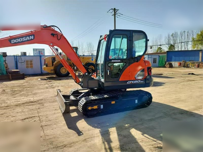 DOOSAN DX60-9C - حفارات زحافة: صور 5 DOOSAN DX60-9C - حفارات زحافة: صور 5