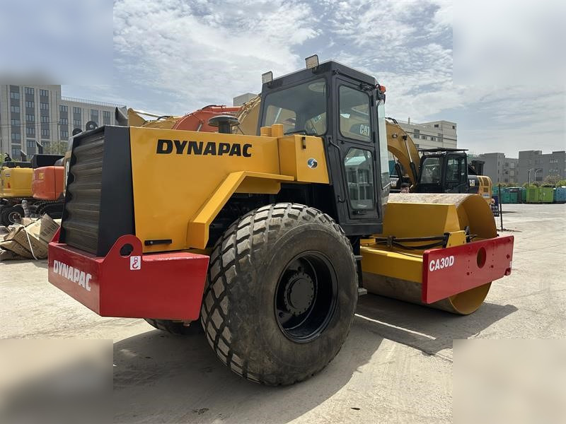 DYNAPAC CA30D - مدماج: صور 1 DYNAPAC CA30D - مدماج: صور 1