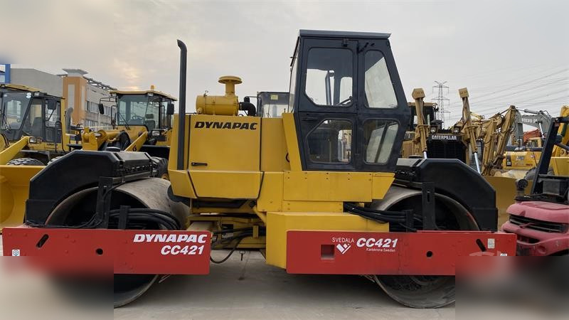 DYNAPAC CC421 - مدحلة الأسفلت: صور 1 DYNAPAC CC421 - مدحلة الأسفلت: صور 1