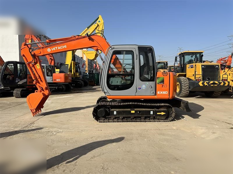 HITACHI EX60-5 - حفارات زحافة: صور 1 HITACHI EX60-5 - حفارات زحافة: صور 1