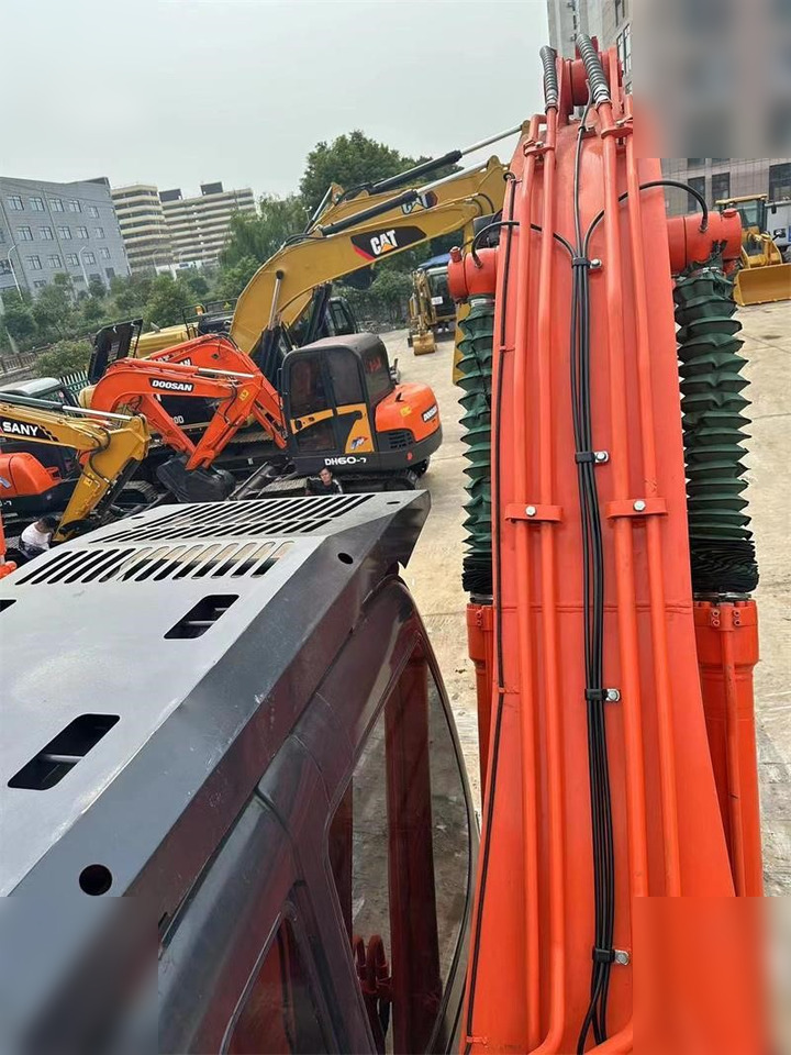 HITACHI ZX200-3G - حفارات زحافة: صور 5 HITACHI ZX200-3G - حفارات زحافة: صور 5