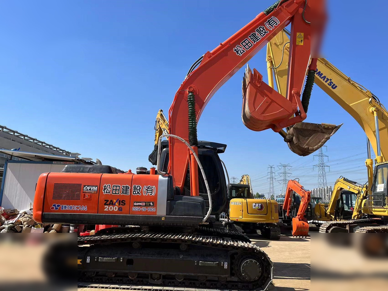 HITACHI ZX200 - حفارات زحافة: صور 1 HITACHI ZX200 - حفارات زحافة: صور 1