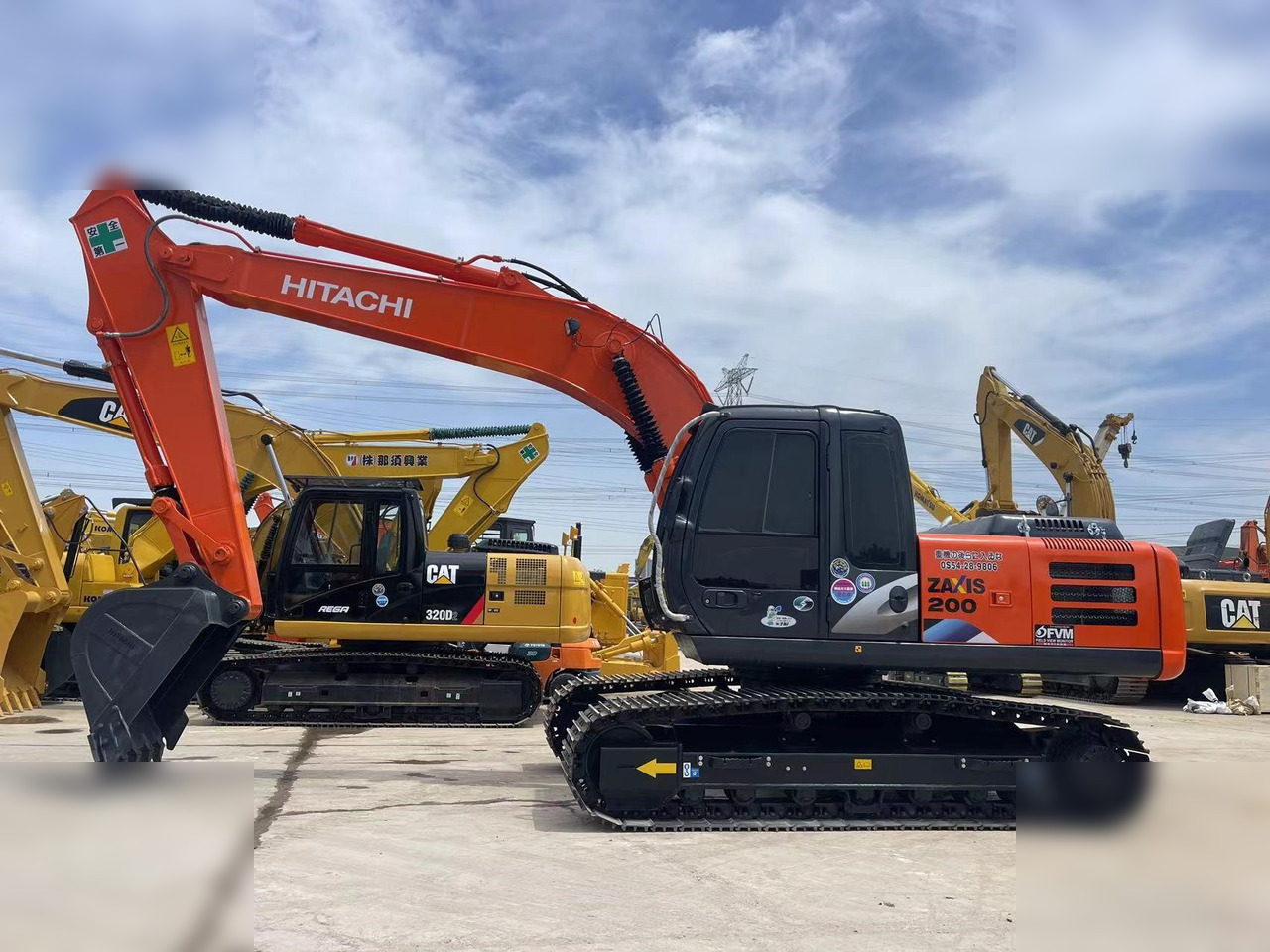 HITACHI ZX200 - حفارات زحافة: صور 1 HITACHI ZX200 - حفارات زحافة: صور 1