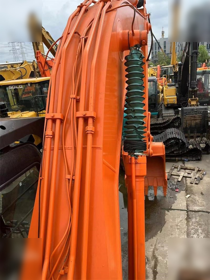 HITACHI ZX200 - حفارات زحافة: صور 5 HITACHI ZX200 - حفارات زحافة: صور 5