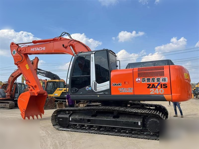HITACHI ZX240-3 - حفارات زحافة: صور 3 HITACHI ZX240-3 - حفارات زحافة: صور 3
