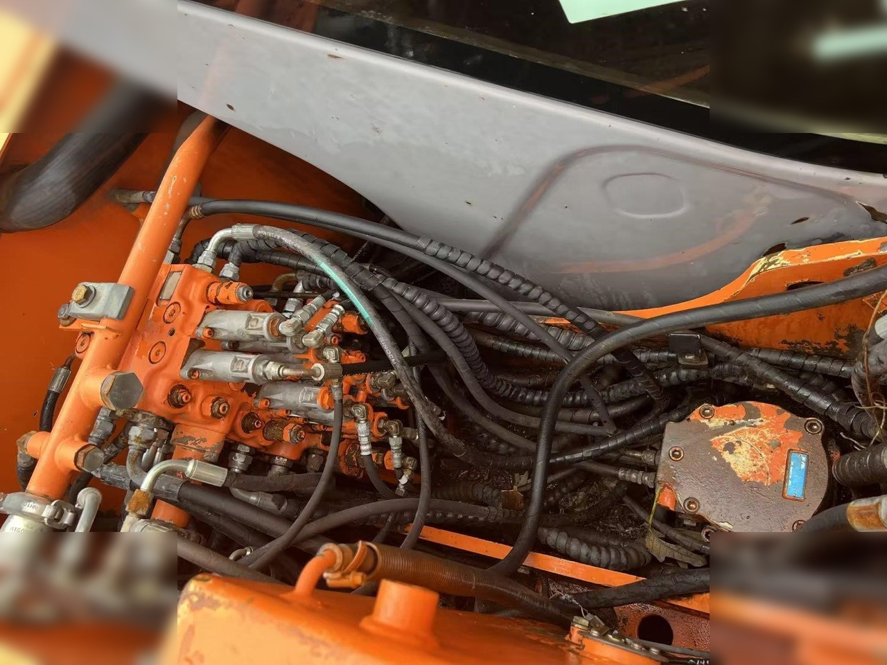 HITACHI ZX60 - حفارات زحافة: صور 3 HITACHI ZX60 - حفارات زحافة: صور 3