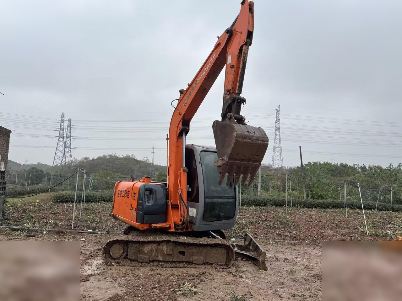 HITACHI ZX60 - حفارات زحافة: صور 2 HITACHI ZX60 - حفارات زحافة: صور 2
