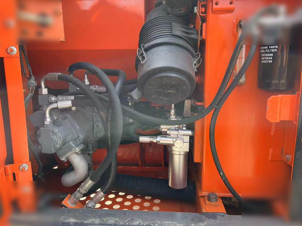 HITACHI ZX70 - حفارات زحافة: صور 4 HITACHI ZX70 - حفارات زحافة: صور 4
