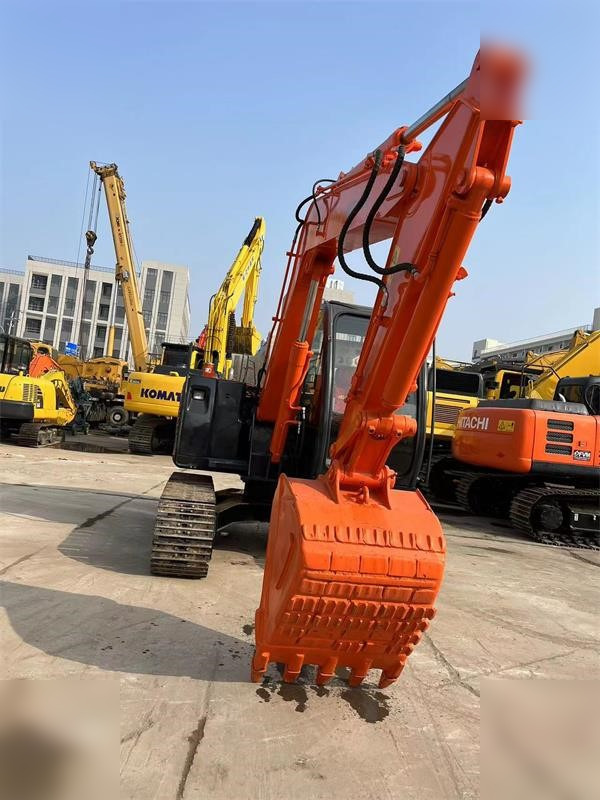 HITACHI ZX70 - حفارات زحافة: صور 4 HITACHI ZX70 - حفارات زحافة: صور 4