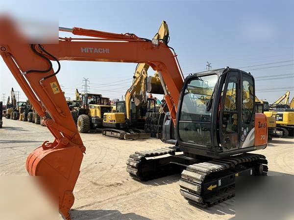HITACHI ZX70 - حفارات زحافة: صور 3 HITACHI ZX70 - حفارات زحافة: صور 3