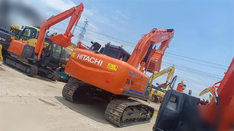 HITACHI ZX70 - حفارات زحافة: صور 1 HITACHI ZX70 - حفارات زحافة: صور 1