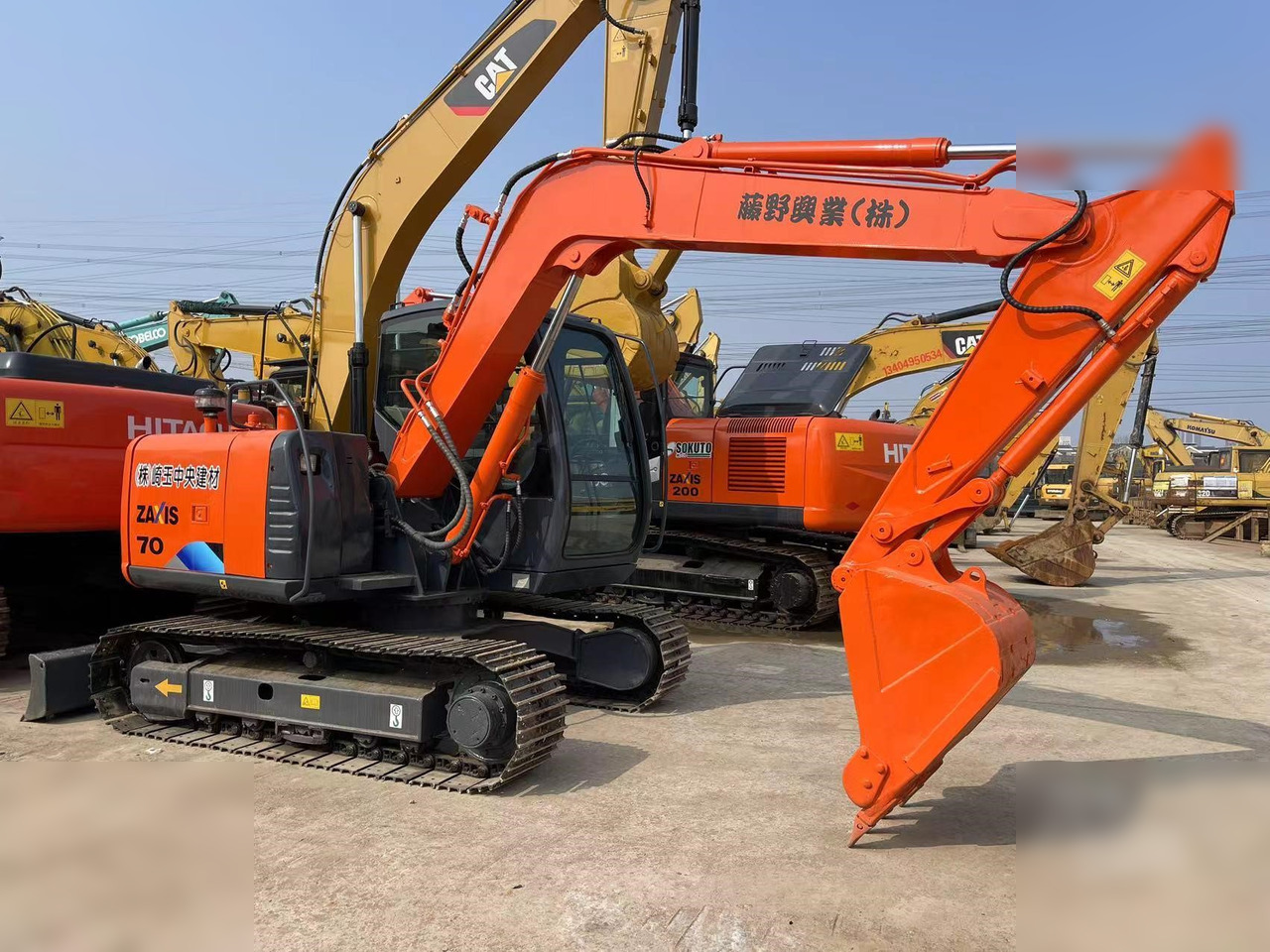 HITACHI ZX70 - حفارات زحافة: صور 4 HITACHI ZX70 - حفارات زحافة: صور 4