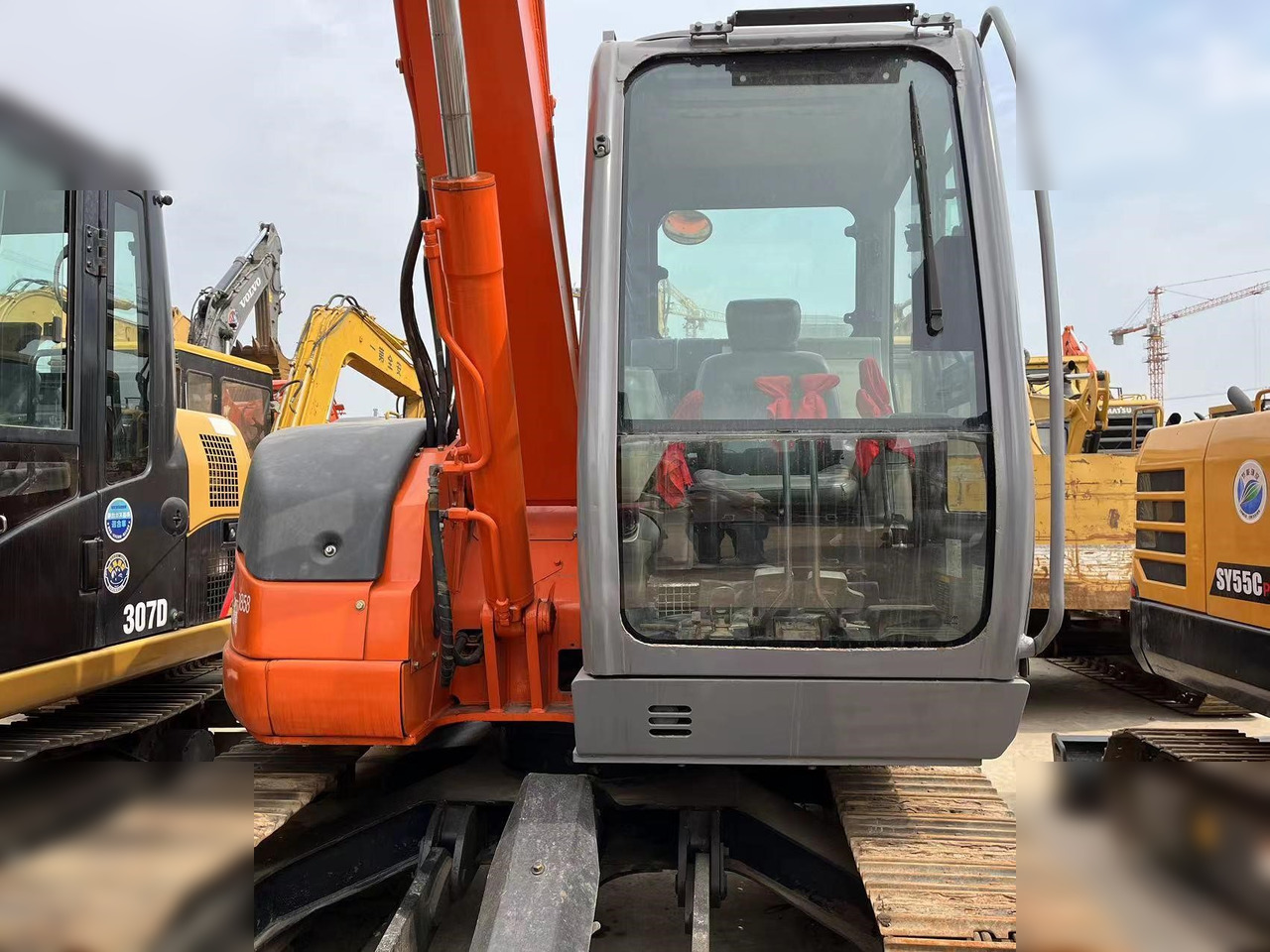 HITACHI ZX75US - حفارات زحافة: صور 5 HITACHI ZX75US - حفارات زحافة: صور 5