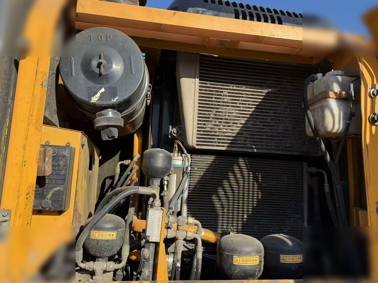 HYUNDAI ROBEX 150W-7A - حفارة على عجلات: صور 5 HYUNDAI ROBEX 150W-7A - حفارة على عجلات: صور 5