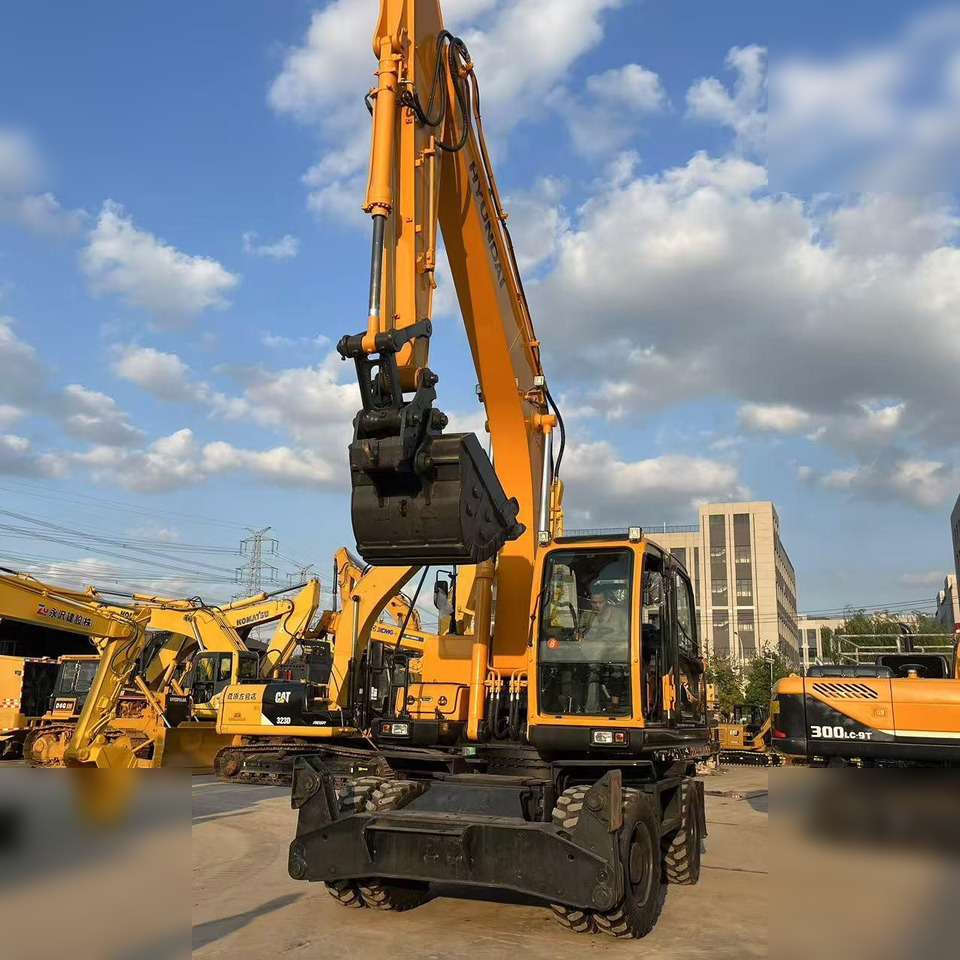 HYUNDAI ROBEX 210W-9 - حفارة على عجلات: صور 2 HYUNDAI ROBEX 210W-9 - حفارة على عجلات: صور 2