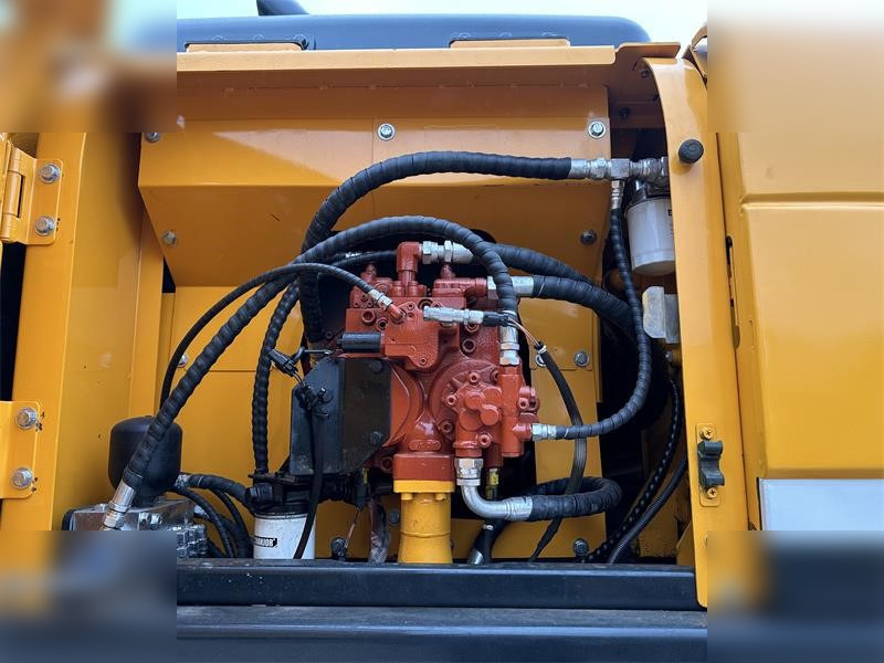 حفارة على عجلات HYUNDAI ROBEX 210W-9: صور 6 حفارة على عجلات HYUNDAI ROBEX 210W-9: صور 6