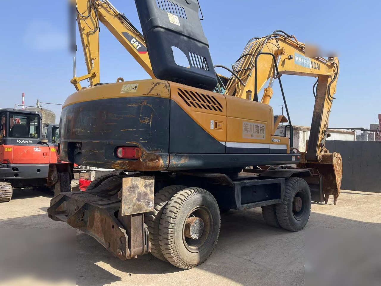 HYUNDAI ROBEX 210W-9 - حفارة على عجلات: صور 3 HYUNDAI ROBEX 210W-9 - حفارة على عجلات: صور 3