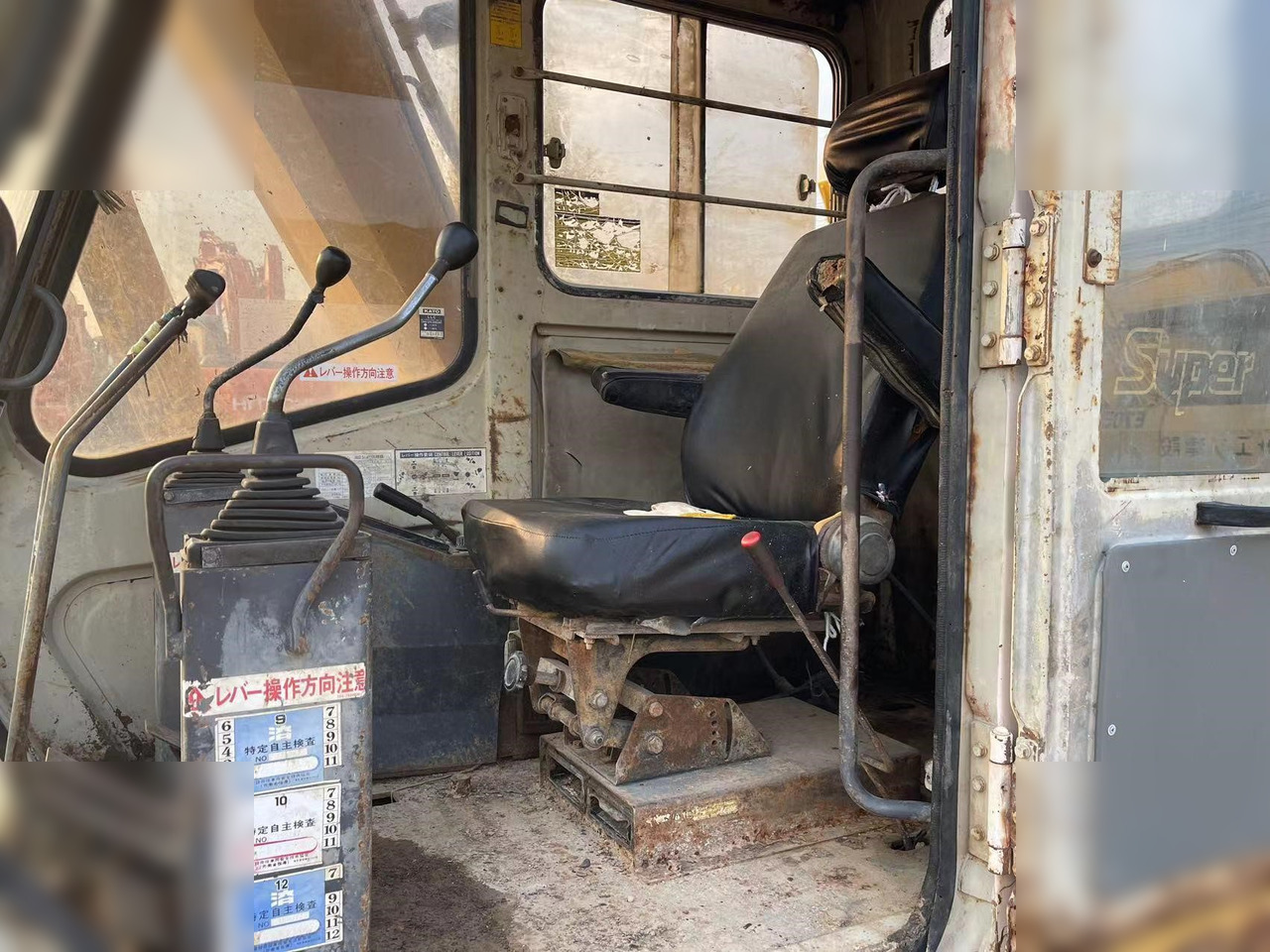 KATO HD250VII - حفارات زحافة: صور 4 KATO HD250VII - حفارات زحافة: صور 4