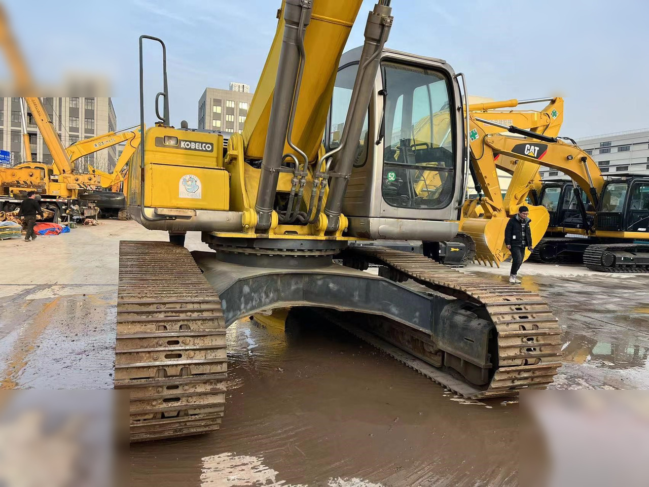 KOBELCO SK350 - حفارات زحافة: صور 4 KOBELCO SK350 - حفارات زحافة: صور 4