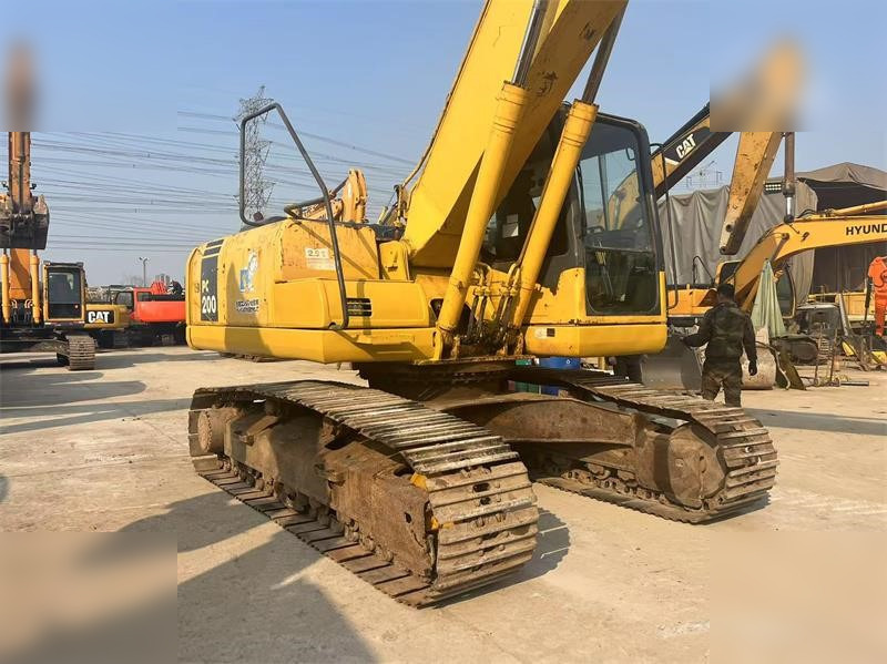 KOMATSU PC220-7 - حفارات زحافة: صور 5 KOMATSU PC220-7 - حفارات زحافة: صور 5